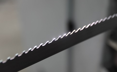 五家渠双金属带锯条产生切削噪音的原因具体有哪些？